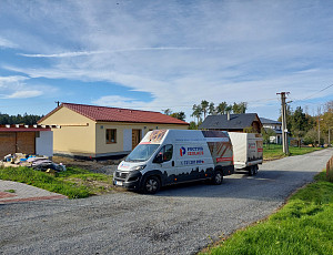 Zateplení stropu rodinného domu pomocí foukané izolace